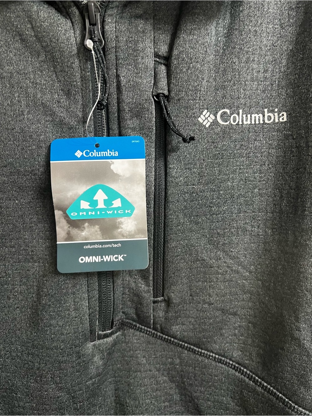 Columbia Men's Black Quarter-Zip Pullover - Picture 4 of 5